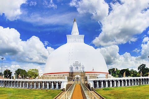 Dagtour naar de heilige stad Anuradhapura