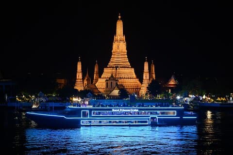 Bangkok: Royal Princess River Dinner Cruise med live musik