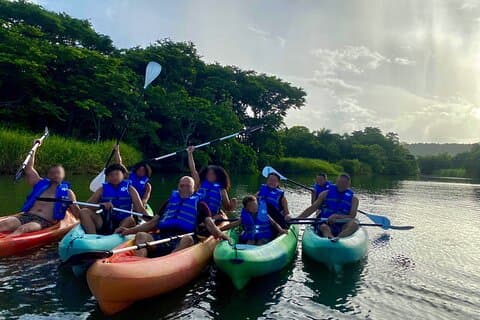 Tour in kayak nella foresta pluviale