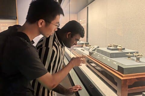 The Hubei Provincial Museum / Expert Multilingual Guide Services