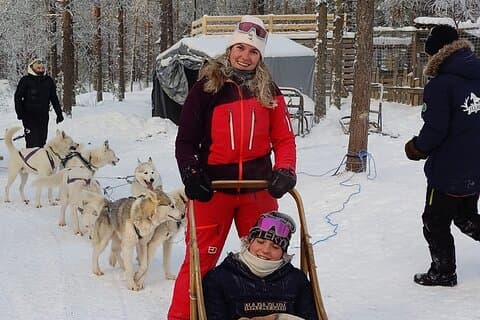 10 km Authentique safari Husky dans la forêt de la taïga – Family Kennel