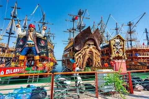 Alanya Pirate Boat Trip With Unlimited Drinks & Lunch