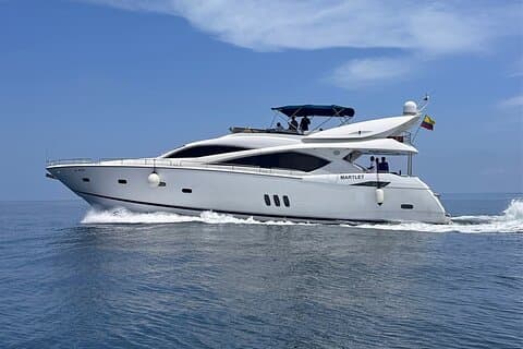 Marlet Sunseeker 82' yacht rental, the largest in Cartagena