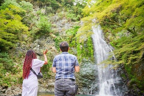 Escursione alle cascate di Minoh e tour a piedi di Minosan Ryuanji a Osaka