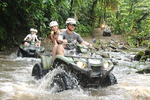 L'esperienza guidata di Discovery Adventures ATV a La Fortuna, sul vulcano Arenal