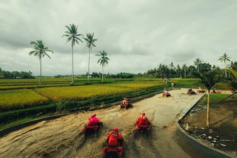 Ubud ATV passeio através de cachoeiras e túneis