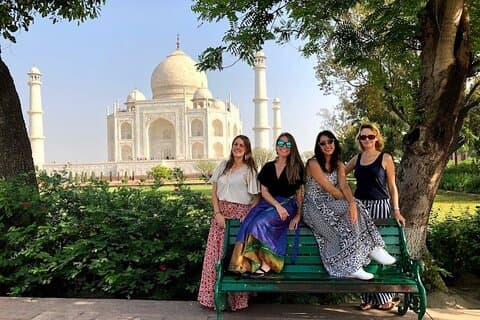 Private Taj Mahal & Agra Tagesausflug mit Auto mit lizenziertem Reiseleiter