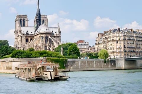 Seine 1 - Croisière touristique d'une heure depuis la Tour Eiffel