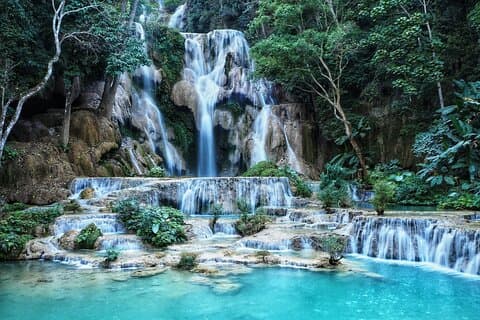 Pak Ou Caves Kuang Si Falls og lokale landsbyer