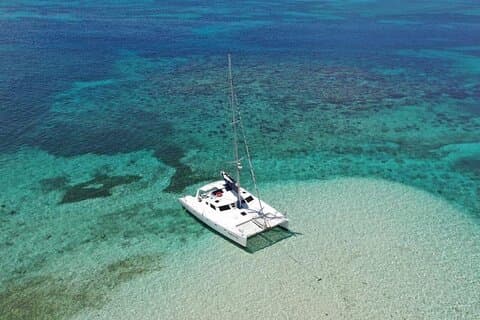 Roatan Catamaran Cruise Tours and Sailing Charters