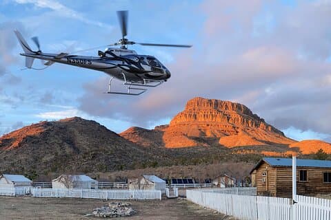 Grand Canyon Helicopter and Western Ranch Adventure Landing Tour - Excursão de Aventura