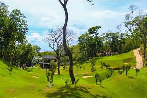 Roatan Golf at The Black Iguana Course