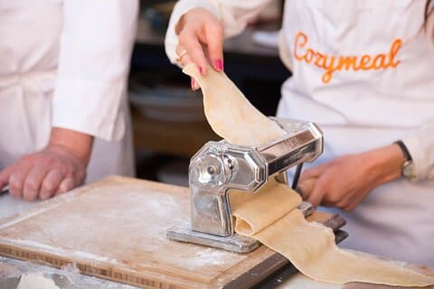 Taller de Pasta y Tiramisù en Cocina Milanesa (4 - Comida de curso)