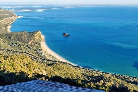 Arrábida und Sesimbra Tour Degustação de Vinhos, Natureza und Praias