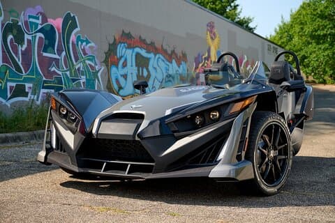 Volledige dag (8 uur) Polaris Slingshot Adventure Rental voor maximaal TWEE personen