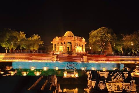 Modhera Sun Temple e Rani ki Vav Tour privato in auto