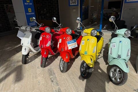 Sorrento Location Scooter Vespa