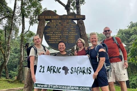 Mount Kilimanjaro Tageswanderung über Machame Route – Keine versteckten Gebühren