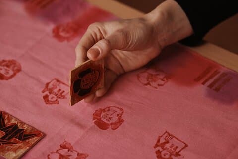 Tenugui Woodblock Dyeing Workshop em Kanazawa