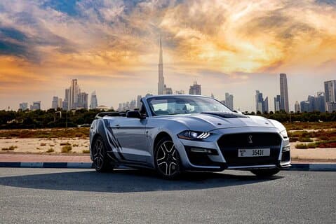 Dubai Cabrio Tour Avventura e servizio fotografico in Mustang Convertibile