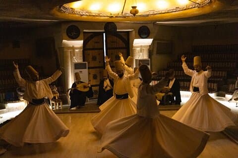Cappadocia Whirling Dervishes : Cerimonia di Sema & Audio Guida