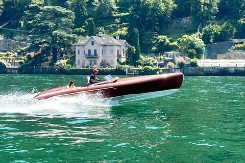 Excursión privada en barco de madera por el lago Como
