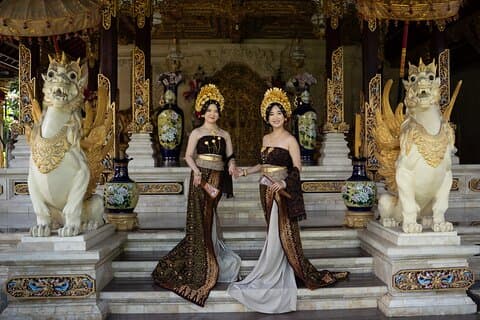Bali Royal Photoshot with Traditional Balinese dress