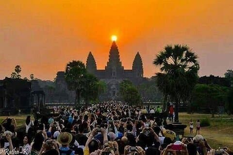 Soluppgång Angkor Wat och Bakheng solnedgång
