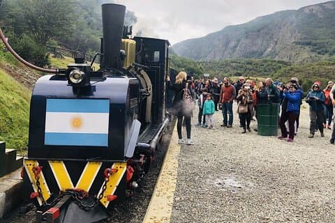 エクスペリエンス・エンド・オブ・ザ・ワールド鉄道と国立公園