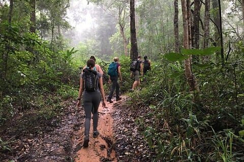 Chiang Mai Nature Trekking Tour Templi e Hmong Village Visita