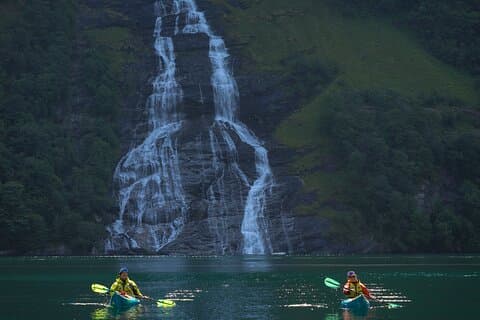 Kayak Tour to the 7 sisters in Geiranger