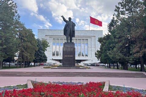 Bishkek: história da URSS, arquitetos soviéticos, estátuas e mosaicos