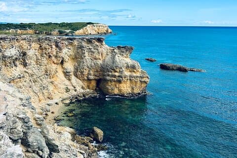 プエルトリコハイキングアドベンチャー自然史と海岸の景色