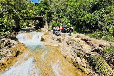 Cascade Cola de Caballo, barrage de La Boca et ville magique