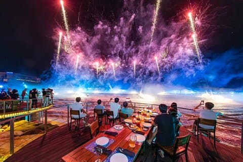Romantisk middag med symfoni show og kyss av havet fyrverkeri
