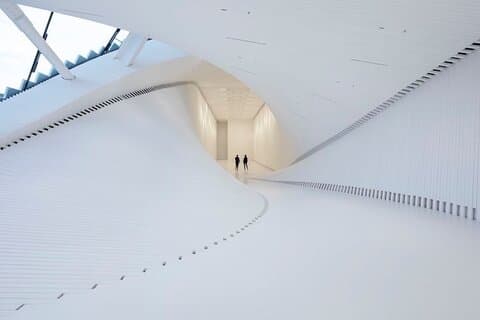 Art gallery «The twist» private guiding tour in a volvo xc 90
