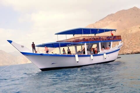 Musandam Dibba Dagskryssning från Dubai med lunch och aktiviteter