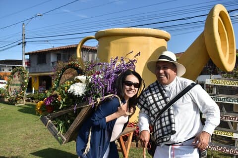 Excursão de dia privada Comuna 13 e floresta de Medellín + almoço