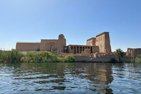 Traslado privado de ida y vuelta de Luxor a los lugares más destacados de Asuán
