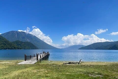 Nikko: Lake Chuzenji Hidden Beach E-Bike Tour with Lunch