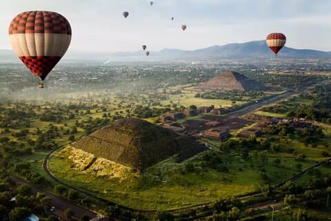 Ballonvlucht met ontbijt in een natuurlijke grot en vervoer vanaf CDMX