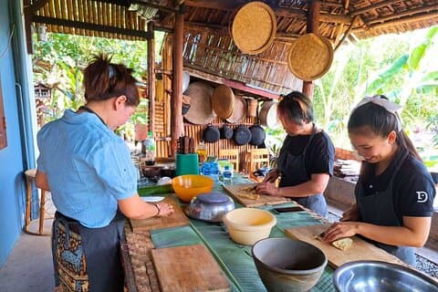 Luang Prabang Privé Culturele Kooktour en Monnikenzegen