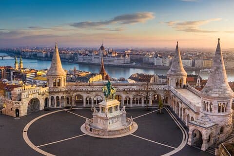 Privater Tagesausflug von Wien nach Budapest mit Englisch sprechendem Fahrer