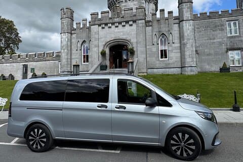 Visite privée et transfert Galway à Dublin