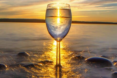 NON-BUS MOVIE STARS Torch Lake - Traverse City Area Wine Tour