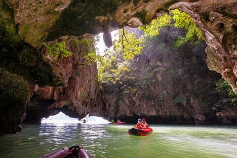Baia di Phang Nga e fuga dall'isola di James Bond