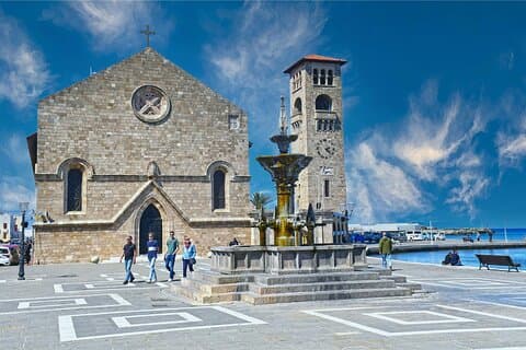 Tour a piedi di Rodi : Esplora i principali luoghi d'interesse e le gemme nascoste