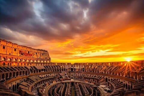 Tour notturno del Colosseo con Arena e esperienza speciale sotterranea