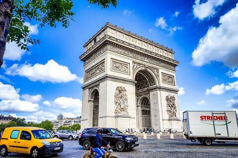 Tour a pie guiado por el patrimonio de París Napoleón