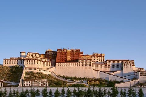 4 Day Lhasa City Group Tour Monasteries and Cultural Highlights